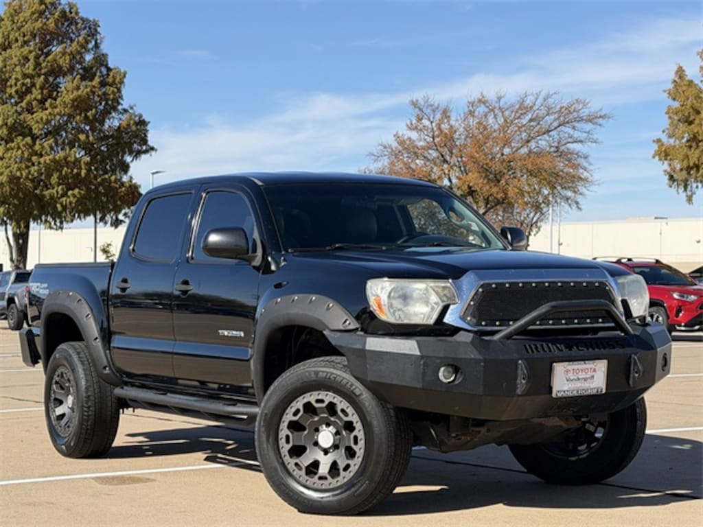 Used 2015 Toyota Tacoma Base Truck Double Cab