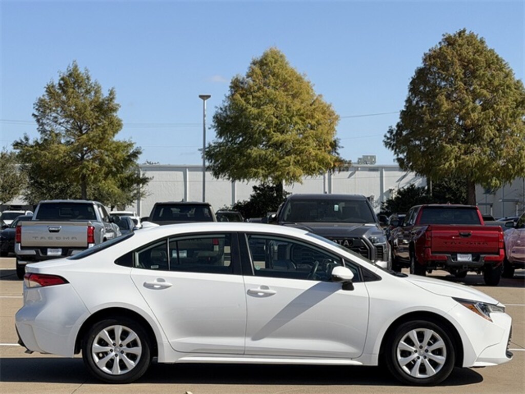 Certified 2025 Toyota Corolla LE Sedan