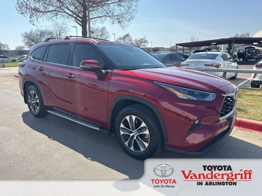 Used 2025 Toyota Highlander XLE SUV