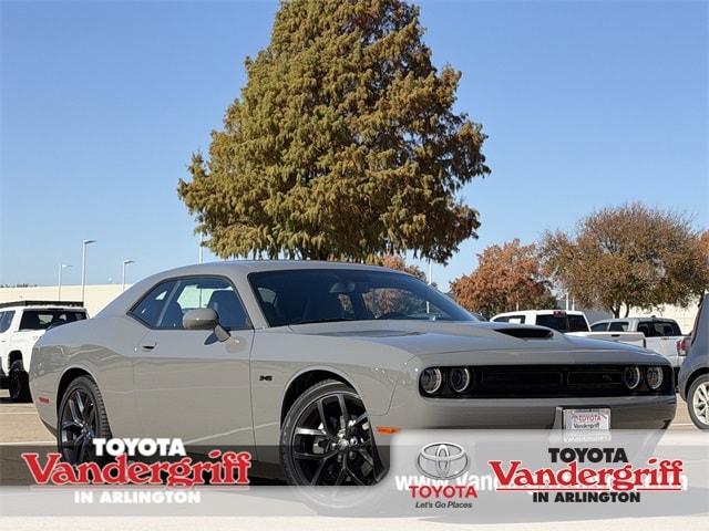 2023 Dodge Challenger R/T's photo