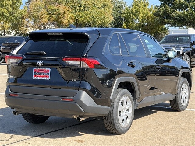 2025 Toyota RAV4 LE photo 3