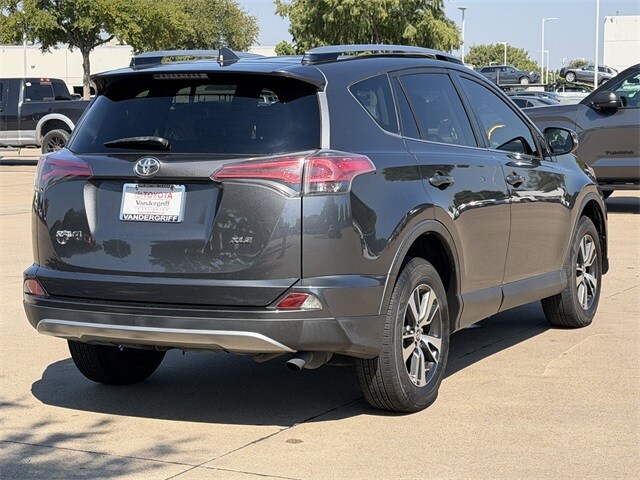 2017 Toyota RAV4 XLE photo 2