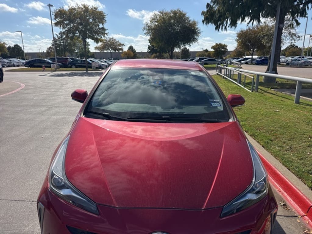 Used 2022 Toyota Prius L Hatchback