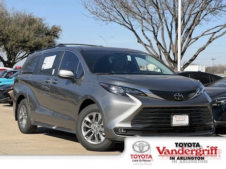 2026 Toyota Sienna XLE 8 Passenger Van Passenger Van