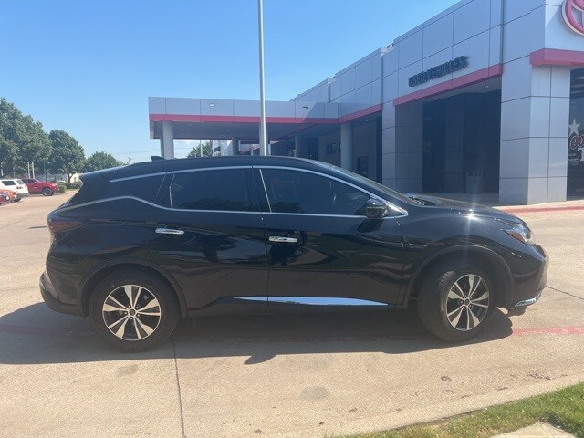 2023 Nissan Murano SV photo 2