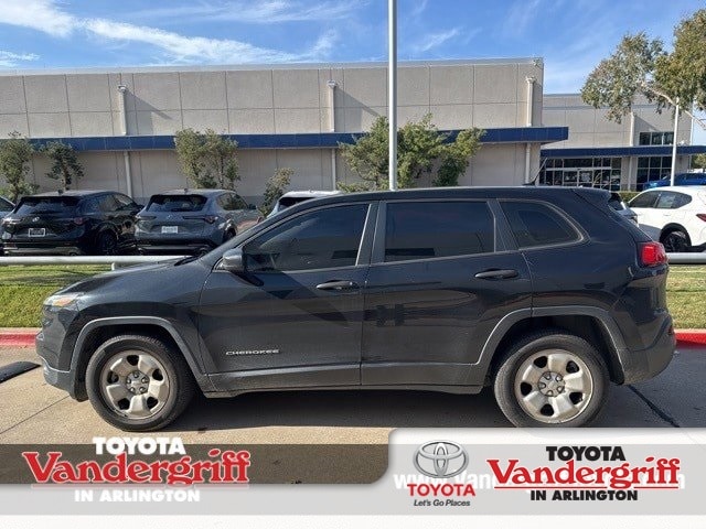 2016 Jeep Cherokee Sport