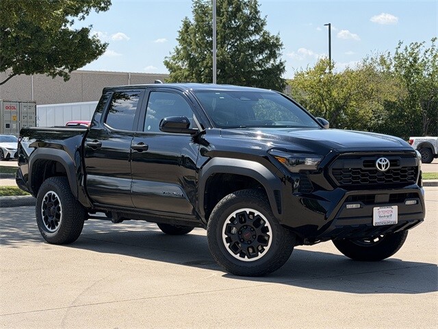 2024 Toyota Tacoma TRD Off-Road photo 2