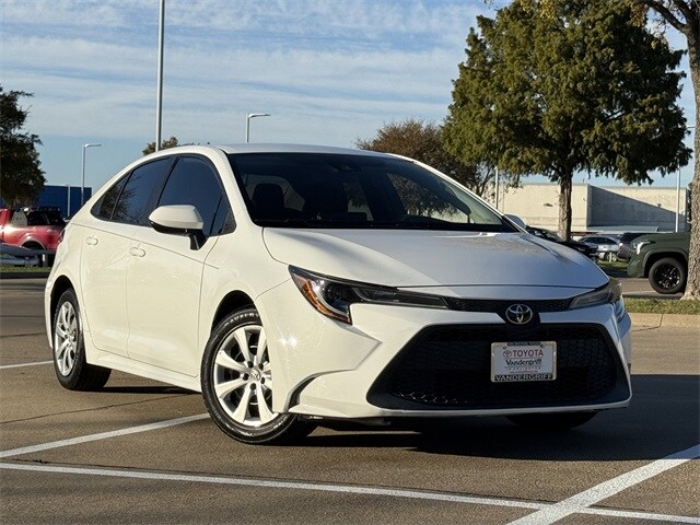2021 Toyota Corolla LE photo 2