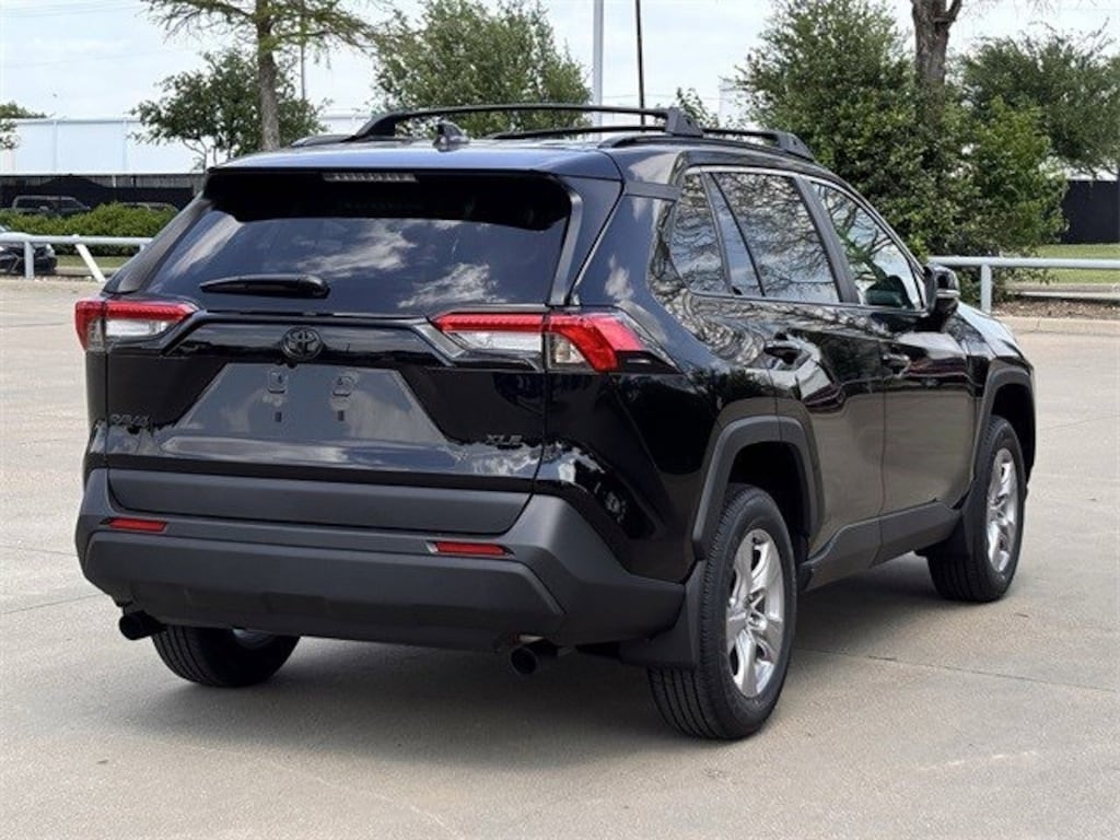 New 2025 Toyota RAV4 XLE SUV
