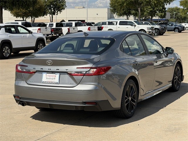 2025 Toyota Camry SE photo 3