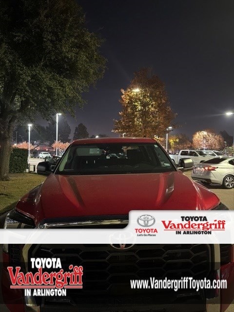 2022 Toyota Tundra SR5's photo