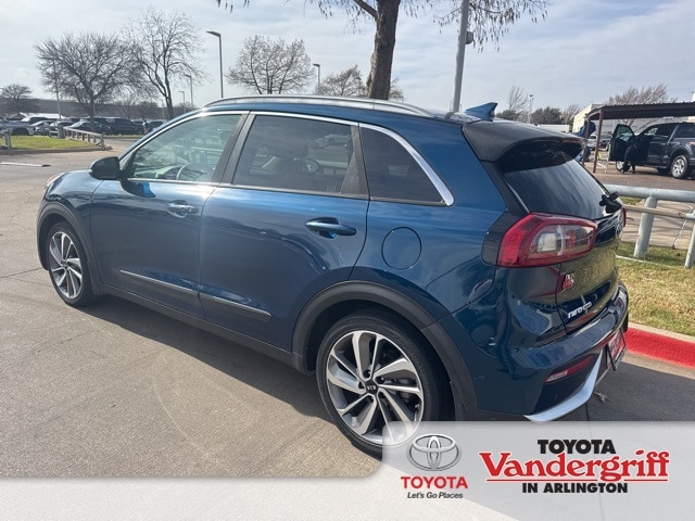 2017 Kia Niro Touring's photo