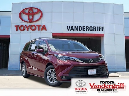 2026 Toyota Sienna XLE 7 Passenger Van Passenger Van