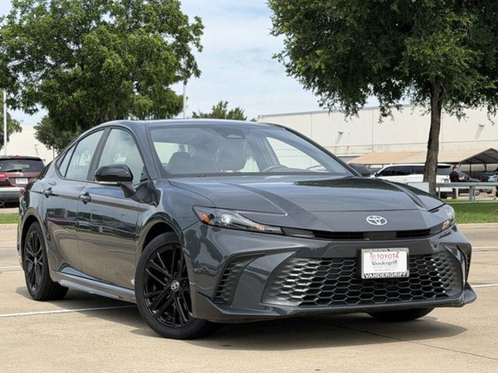 Used 2025 Toyota Camry SE Sedan