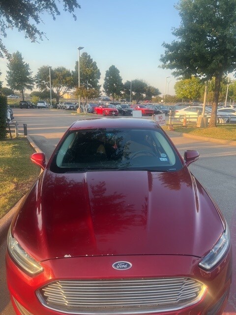 2016 Ford Fusion SE photo 2