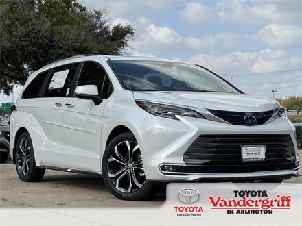 2025 Toyota Sienna Platinum 7 Passenger Van Passenger Van