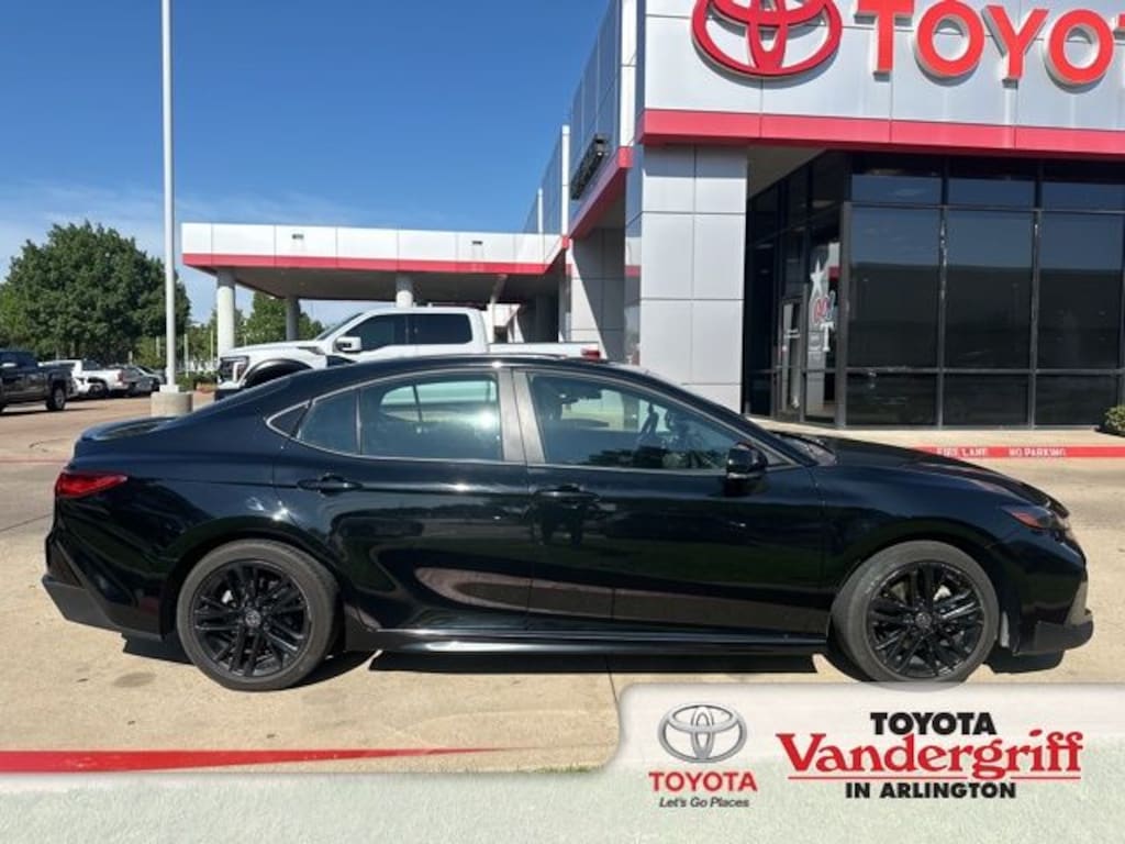 Used 2025 Toyota Camry SE Sedan