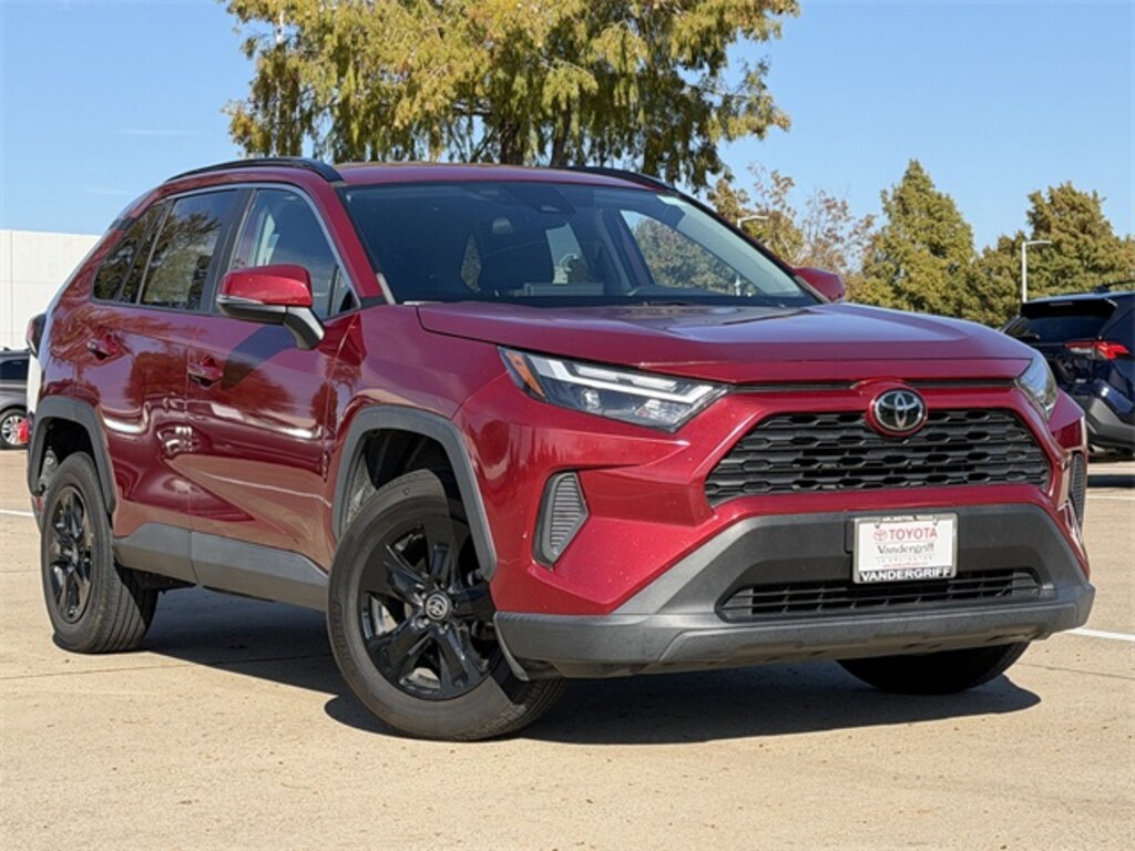 Used 2022 Toyota RAV4 XLE SUV
