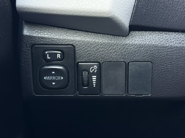 2016 Toyota Corolla LE - Photo 19