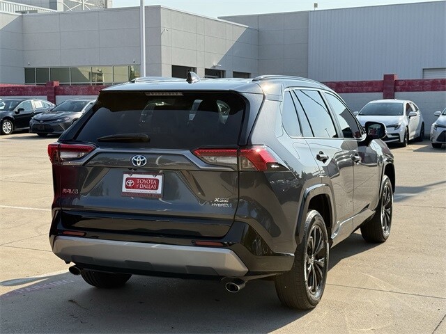 2024 Toyota RAV4 Hybrid XSE photo 3