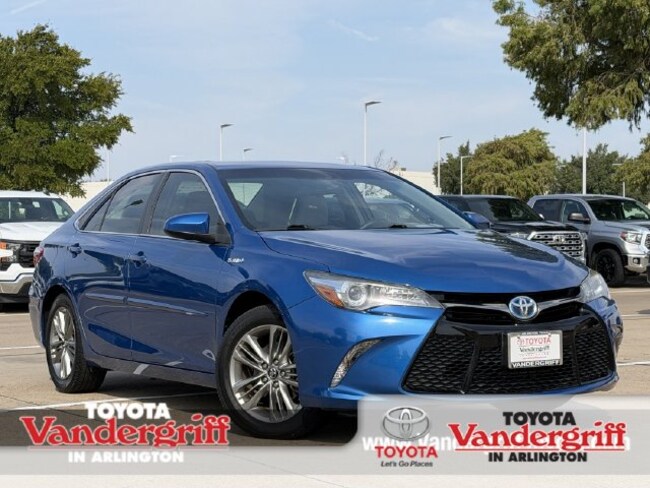 2017 Toyota Camry Hybrid SE Sedan