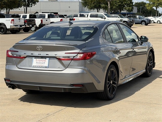 2025 Toyota Camry SE photo 3