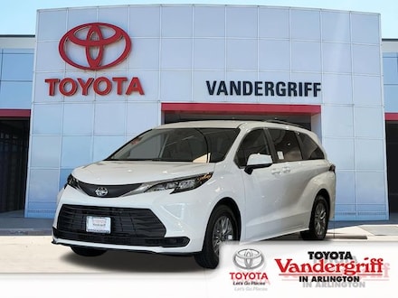 2026 Toyota Sienna LE 8 Passenger Van Passenger Van