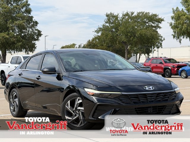 Abyss Black 2025 Hyundai Elantra Sedan Front-Wheel Drive Continuously Variable Transmission