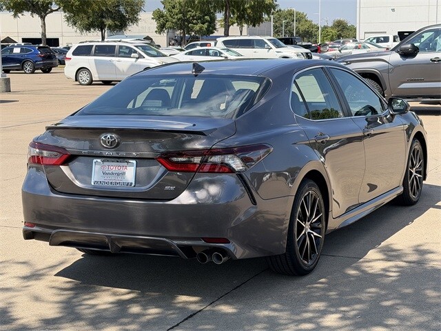 2024 Toyota Camry SE photo 3