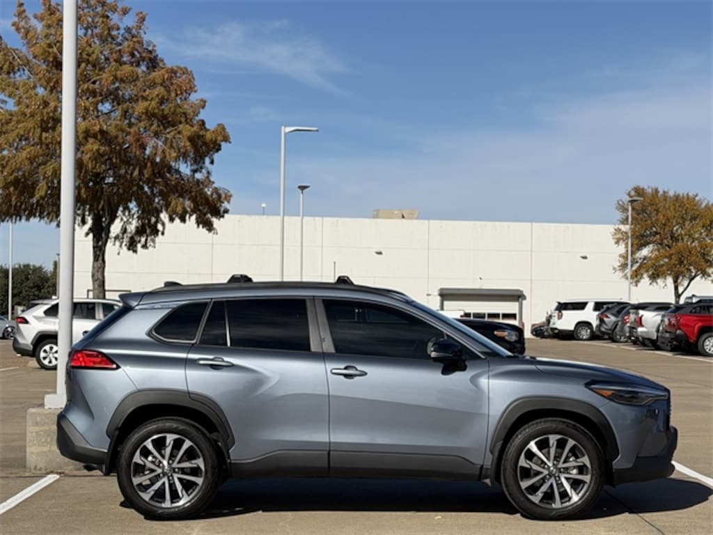 Used 2025 Toyota Corolla Cross XLE SUV