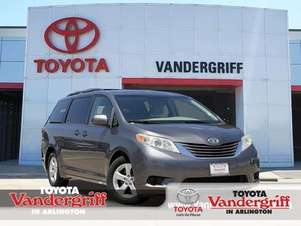 2017 Toyota Sienna LE Van