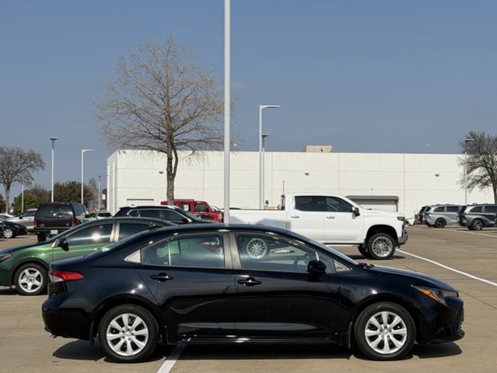 Certified 2025 Toyota Corolla LE Sedan
