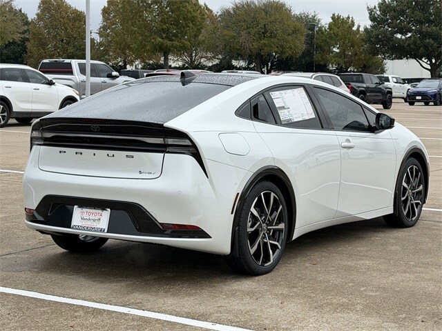 2026 Toyota Prius Plug-in Hybrid XSE Premium photo 4