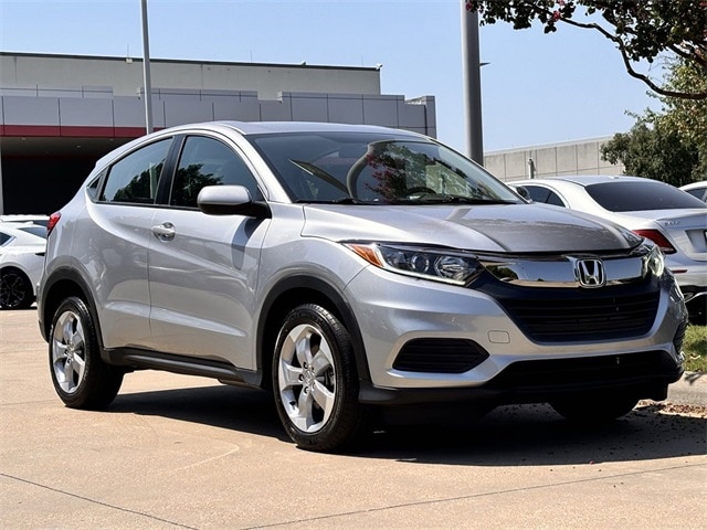 Used 2021 Honda HR-V LX with VIN 3CZRU6H3XMM712381 for sale in Arlington, TX