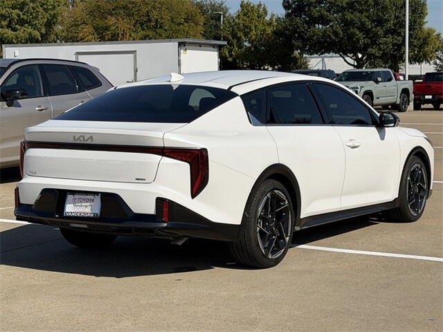 2025 Kia K4 GT-Line photo 4