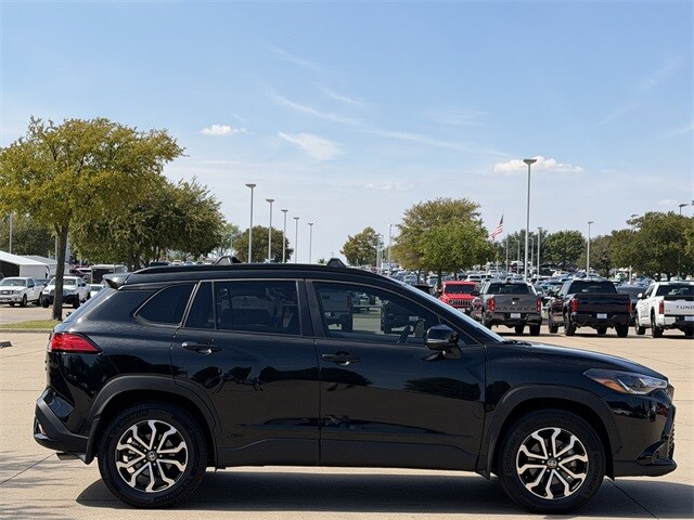 2024 Toyota Corolla Hybrid SE photo 2