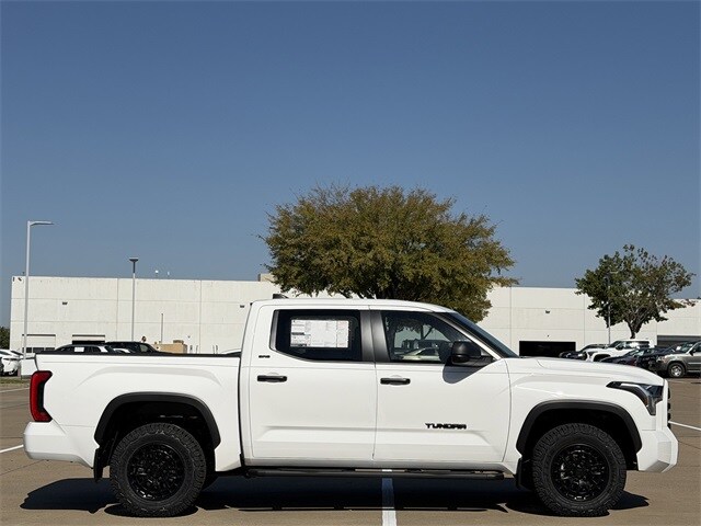 2026 Toyota Tundra SR5 CrewMax photo 3