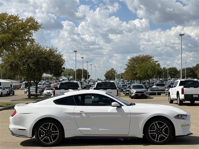 2021 Ford Mustang EcoBoost Premium photo 3