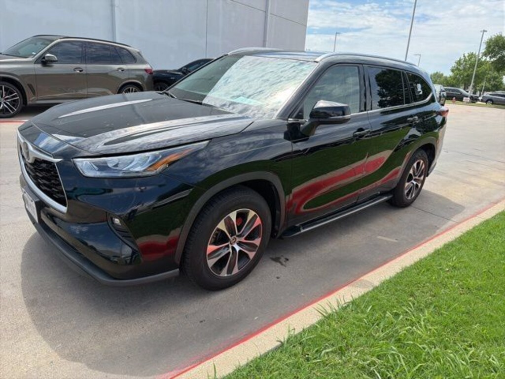 Used 2020 Toyota Highlander XLE SUV
