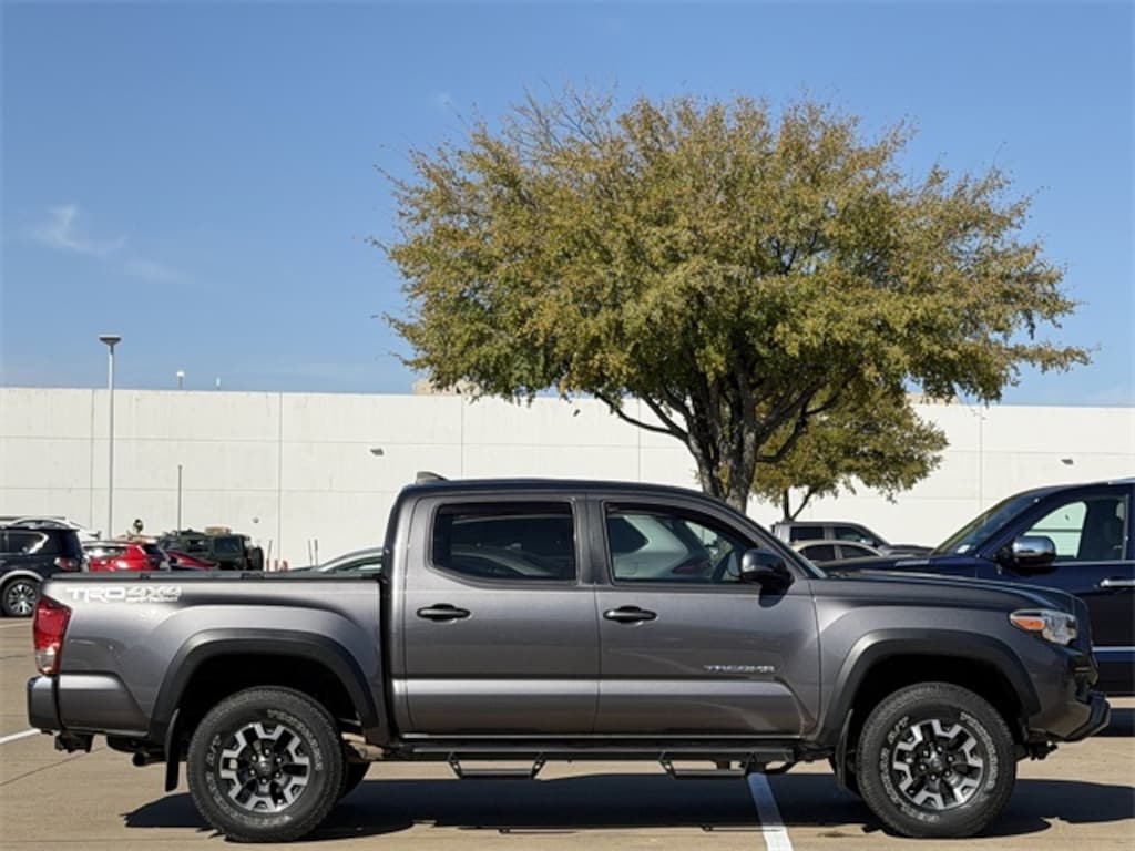 Certified 2017 Toyota Tacoma TRD Off-Road Truck Double Cab