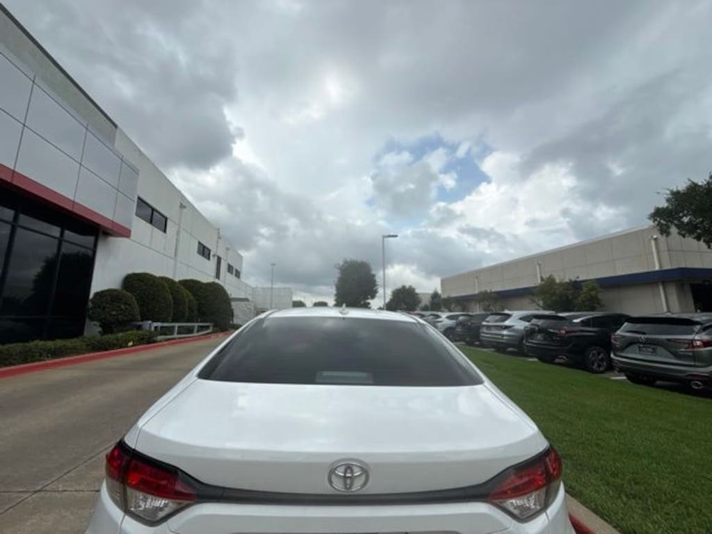Used 2025 Toyota Corolla LE Sedan