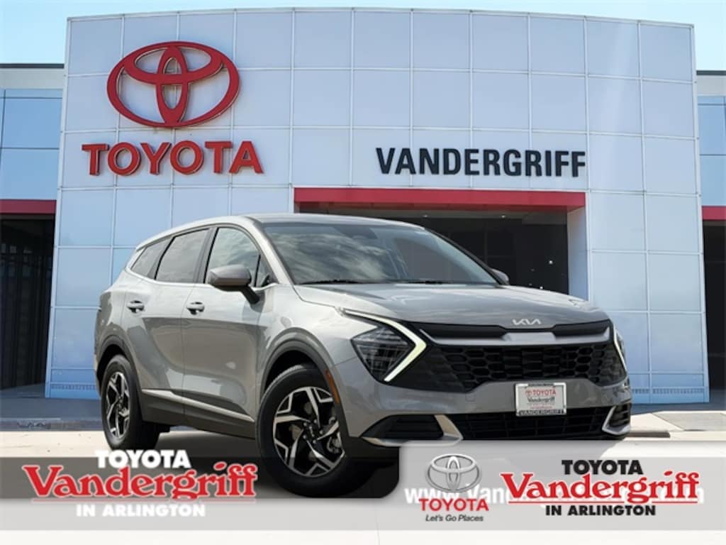 Used 2024 Kia Sportage LX SUV