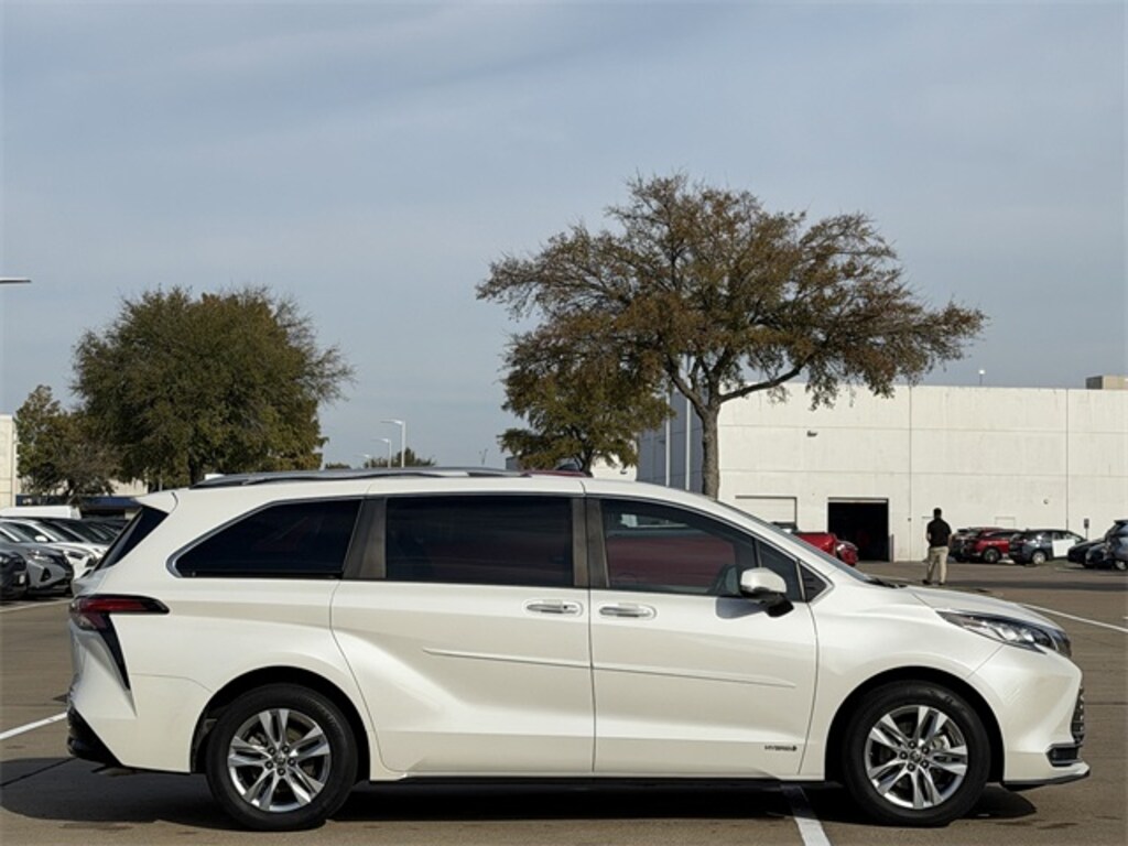 Certified 2021 Toyota Sienna Limited Van