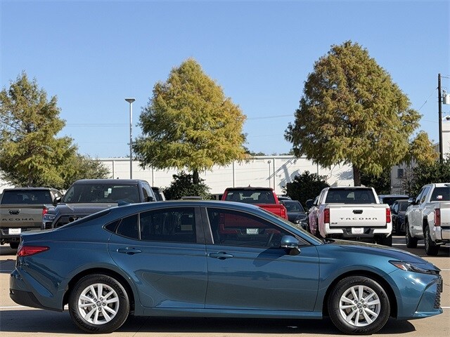 2026 Toyota Camry LE photo 3