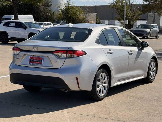 2025 Toyota Corolla LE photo 4
