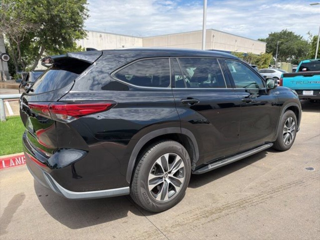 Used 2020 Toyota Highlander XLE SUV