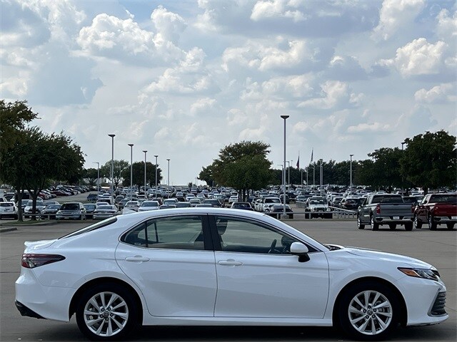 2024 Toyota Camry LE photo 3