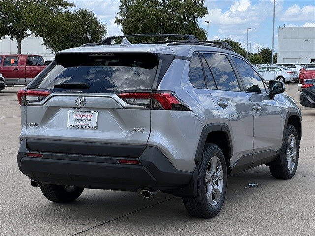 2024 Toyota RAV4 XLE photo 2