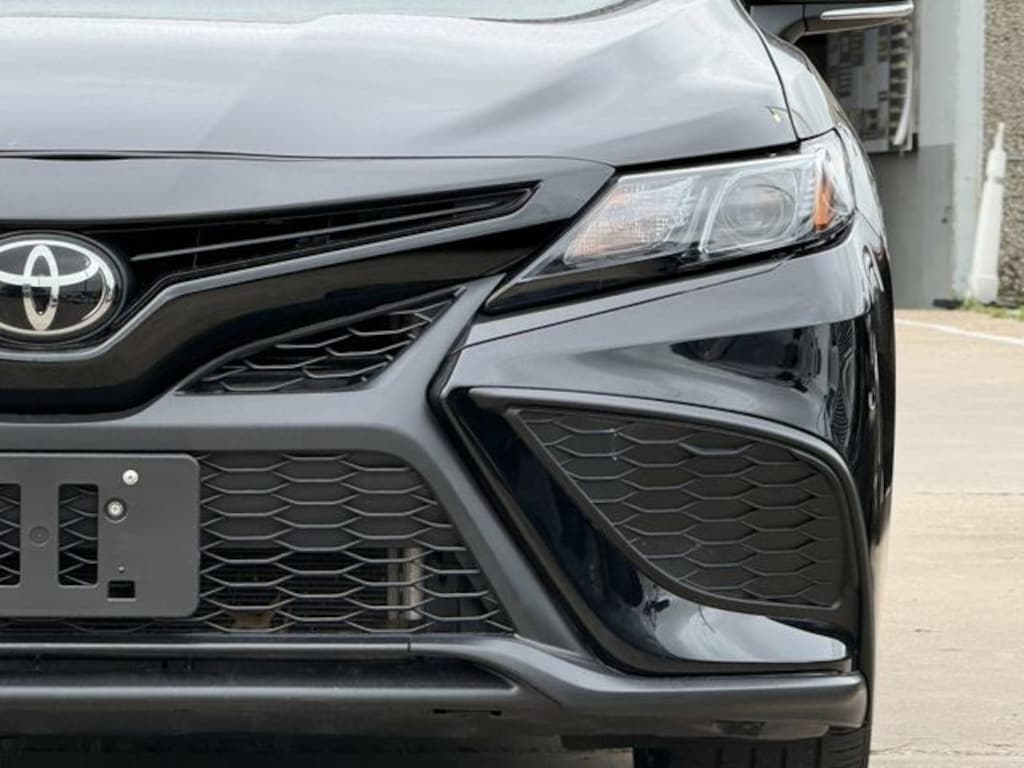 Used 2023 Toyota Camry SE Sedan