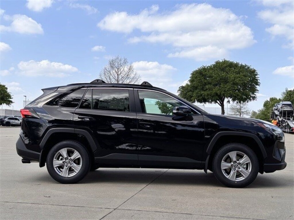 New 2025 Toyota RAV4 XLE SUV